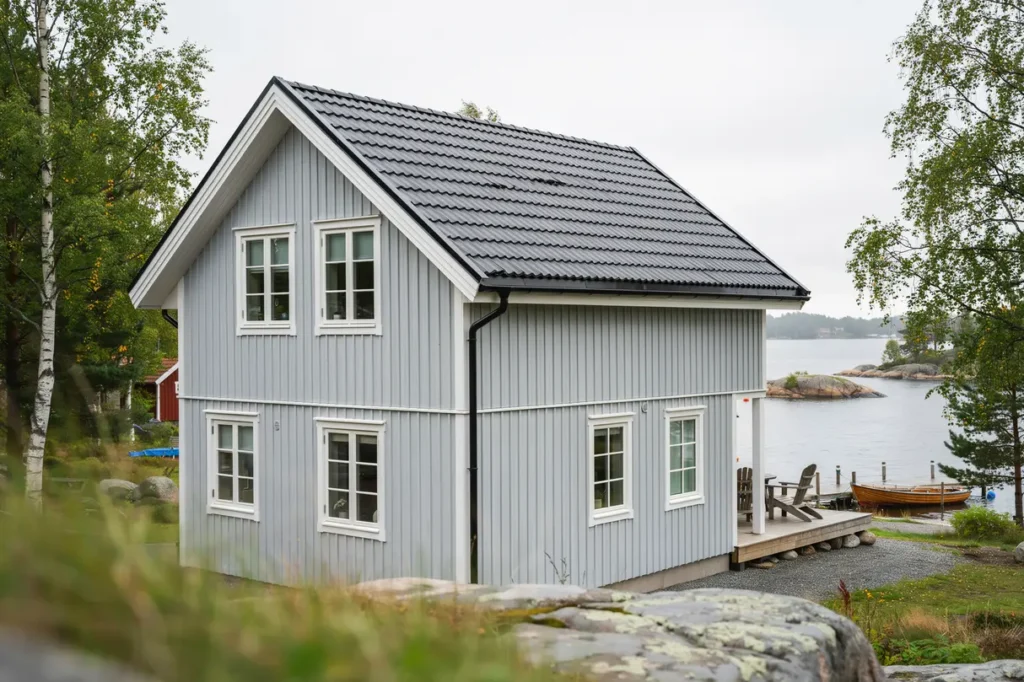byte av takpapp och underlag p fritidshus i roslagen