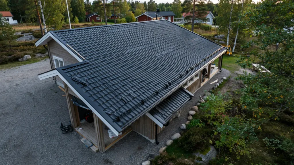 takbyte till pl ttak p fritidshus i rimbo roslagen